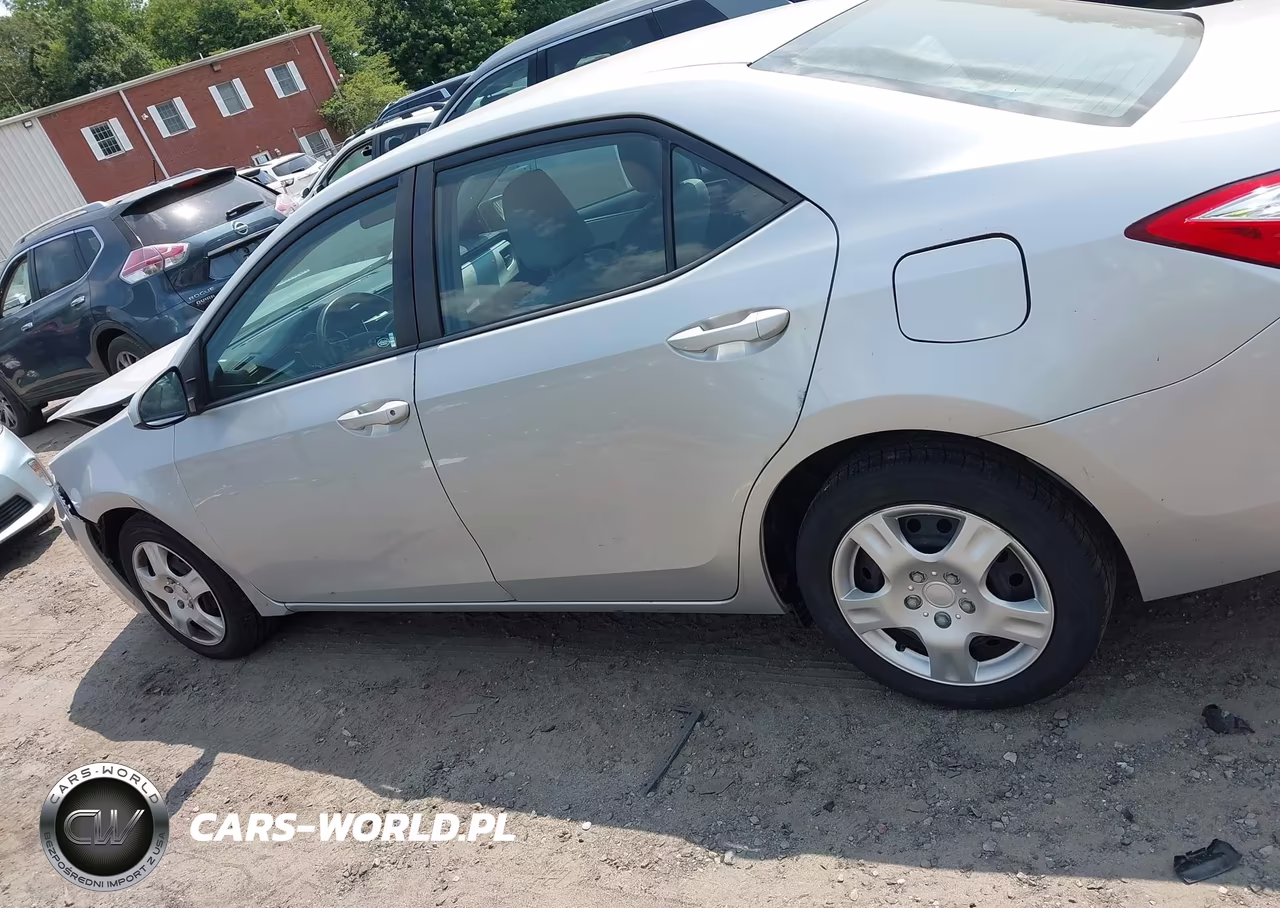 2015 Toyota Corolla Le VIN:2T1BURHE4FC380900 - 13