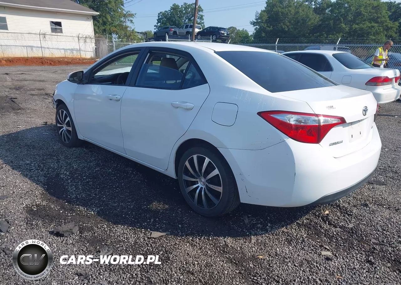 2015 Toyota Corolla Le VIN:2T1BURHE3FC263907 - 3