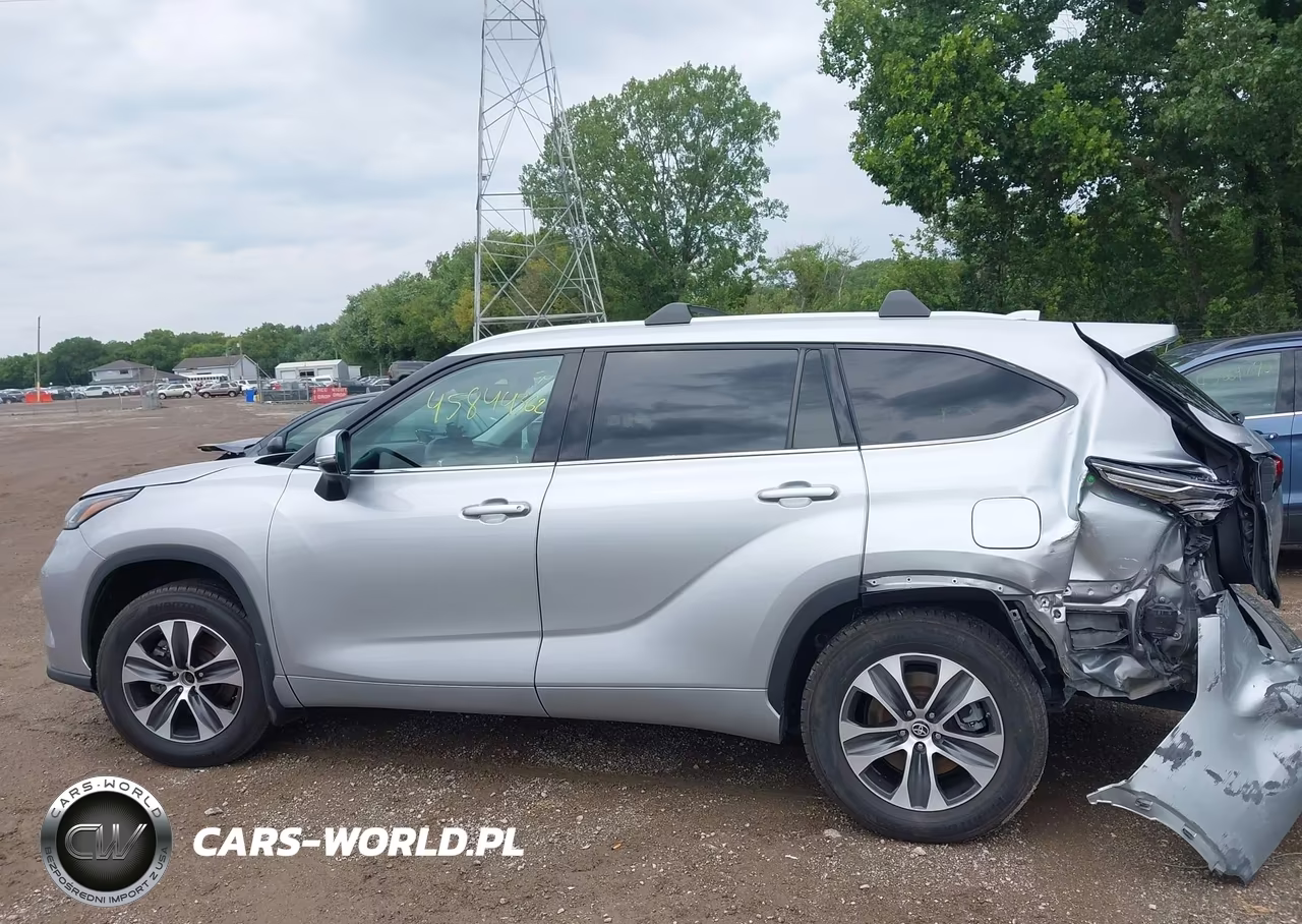 2022 Toyota Highlander Xle VIN:5TDGZRBH4NS228504 - 14