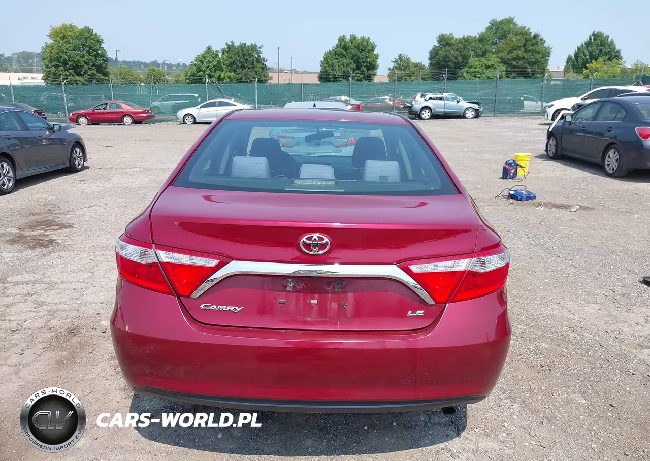 2017 Toyota Camry Le VIN:4T1BF1FKXHU650363 - 16