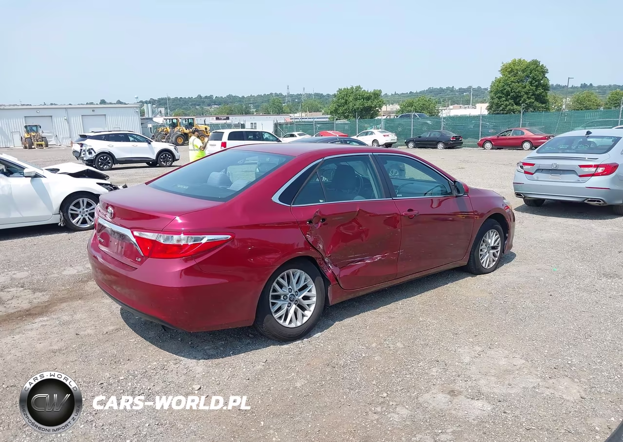 2017 Toyota Camry Le VIN:4T1BF1FKXHU650363 - 4