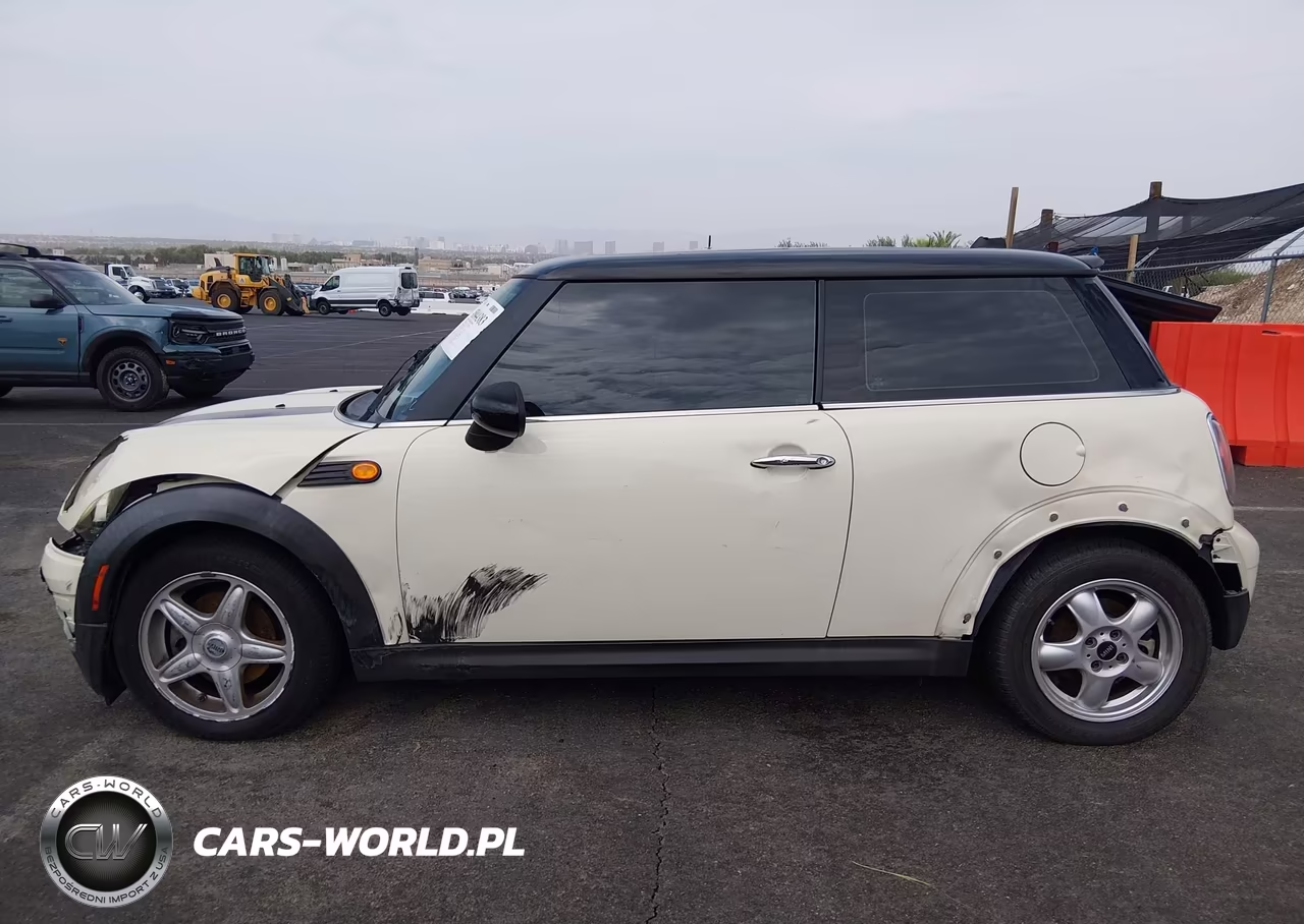 2007 Mini Cooper VIN:WMWMF33557TT56233 - 15