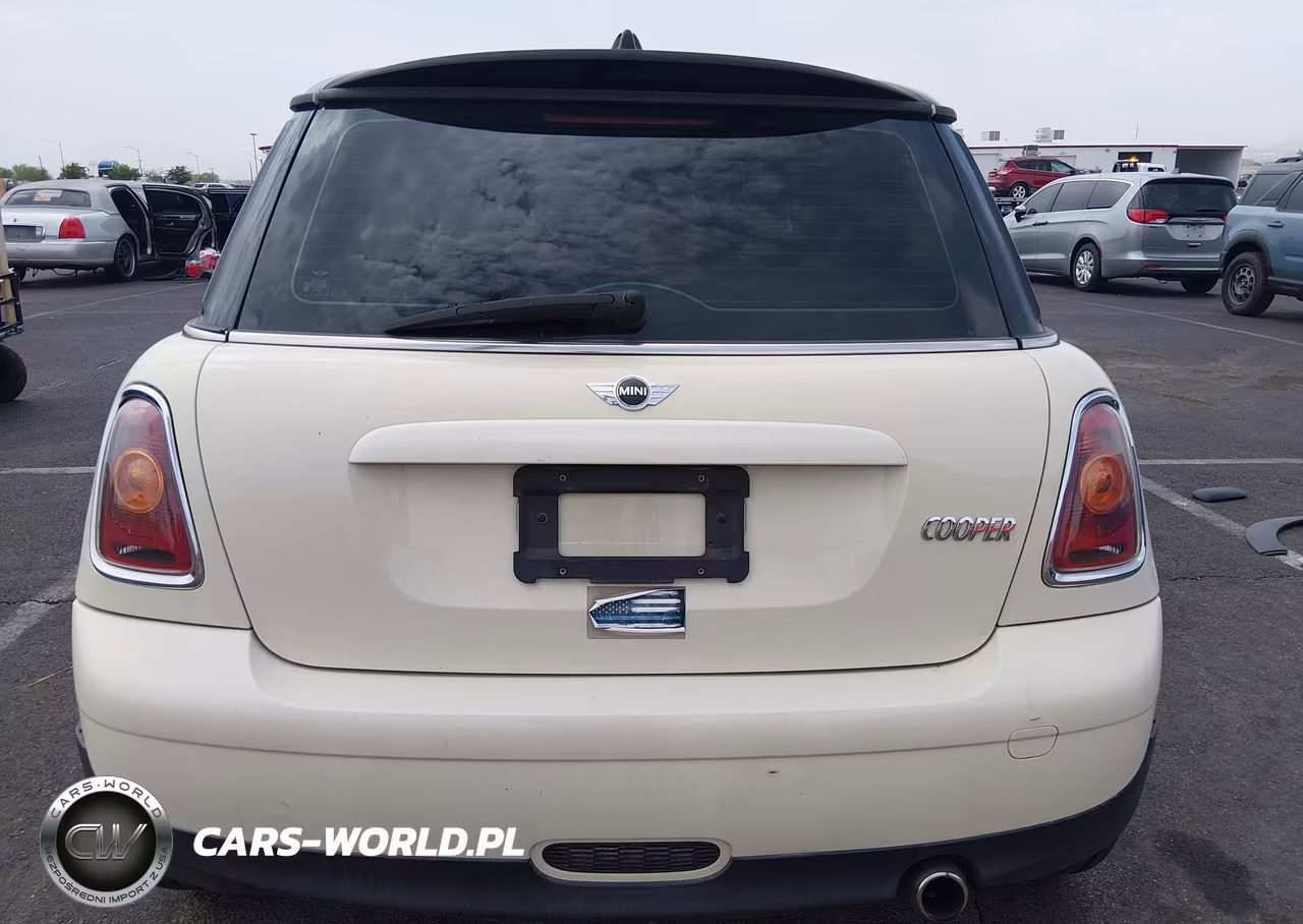 2007 Mini Cooper VIN:WMWMF33557TT56233 - 17