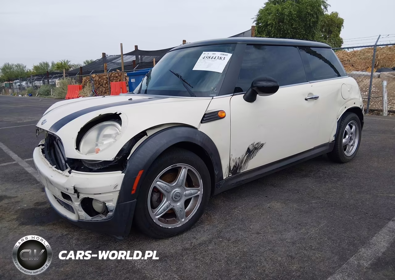 2007 Mini Cooper VIN:WMWMF33557TT56233 - 2
