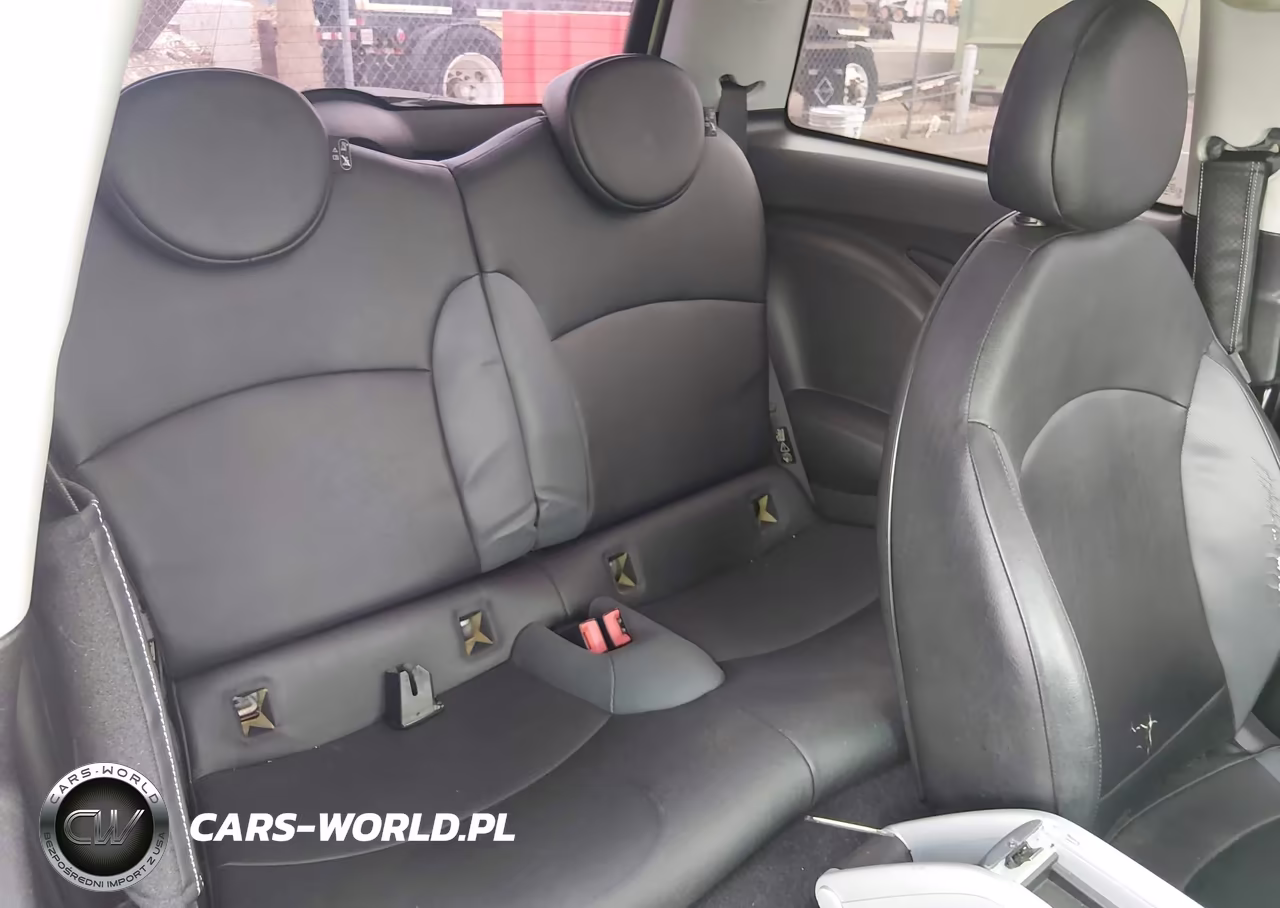 2007 Mini Cooper VIN:WMWMF33557TT56233 - 8