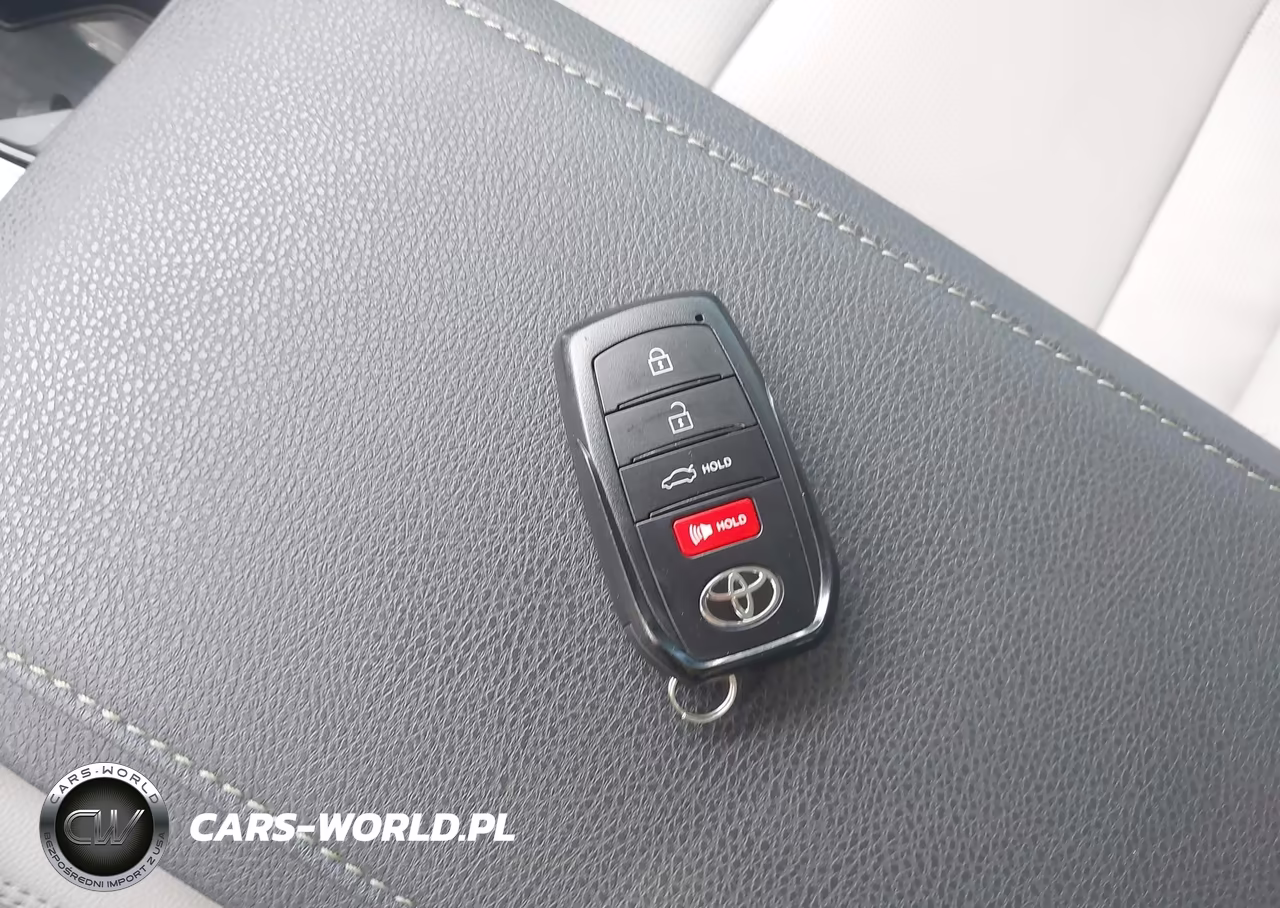 2025 Toyota Camry Xle VIN:4T1DAACK7SU647035 - 11