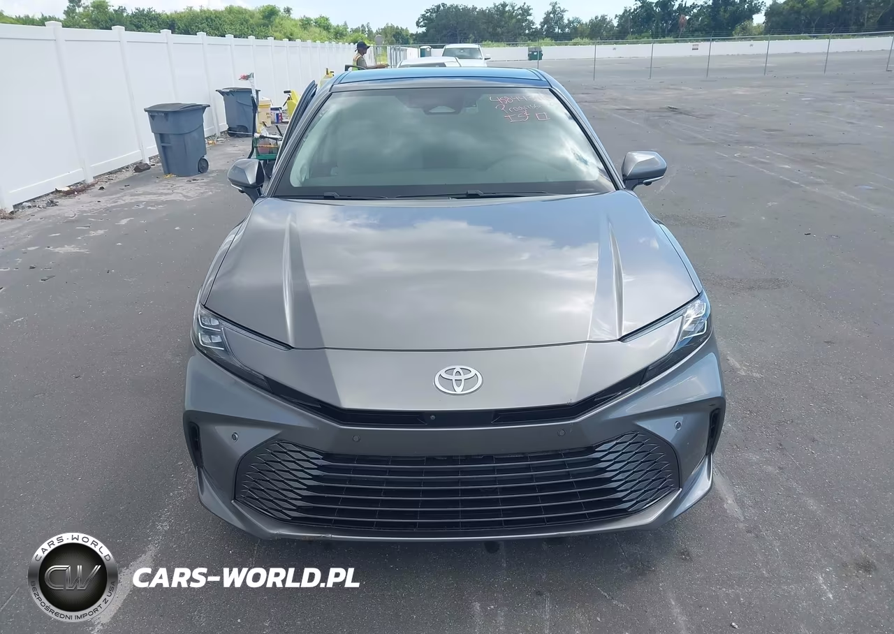 2025 Toyota Camry Xle VIN:4T1DAACK7SU647035 - 12