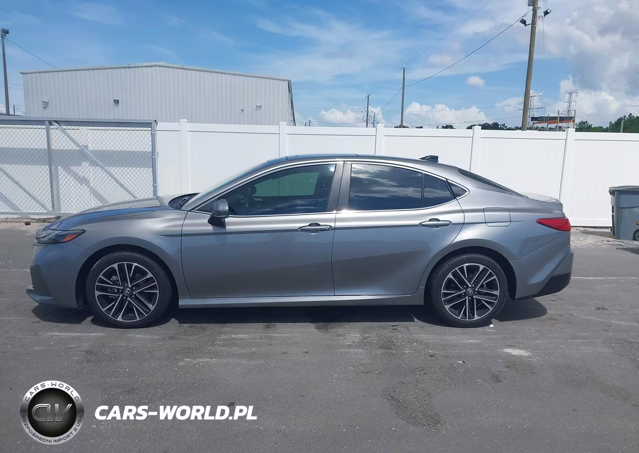 2025 Toyota Camry Xle VIN:4T1DAACK7SU647035 - 14