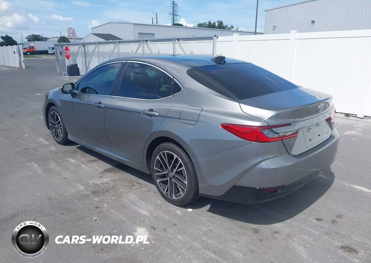 2025 Toyota Camry Xle VIN:4T1DAACK7SU647035 - 3