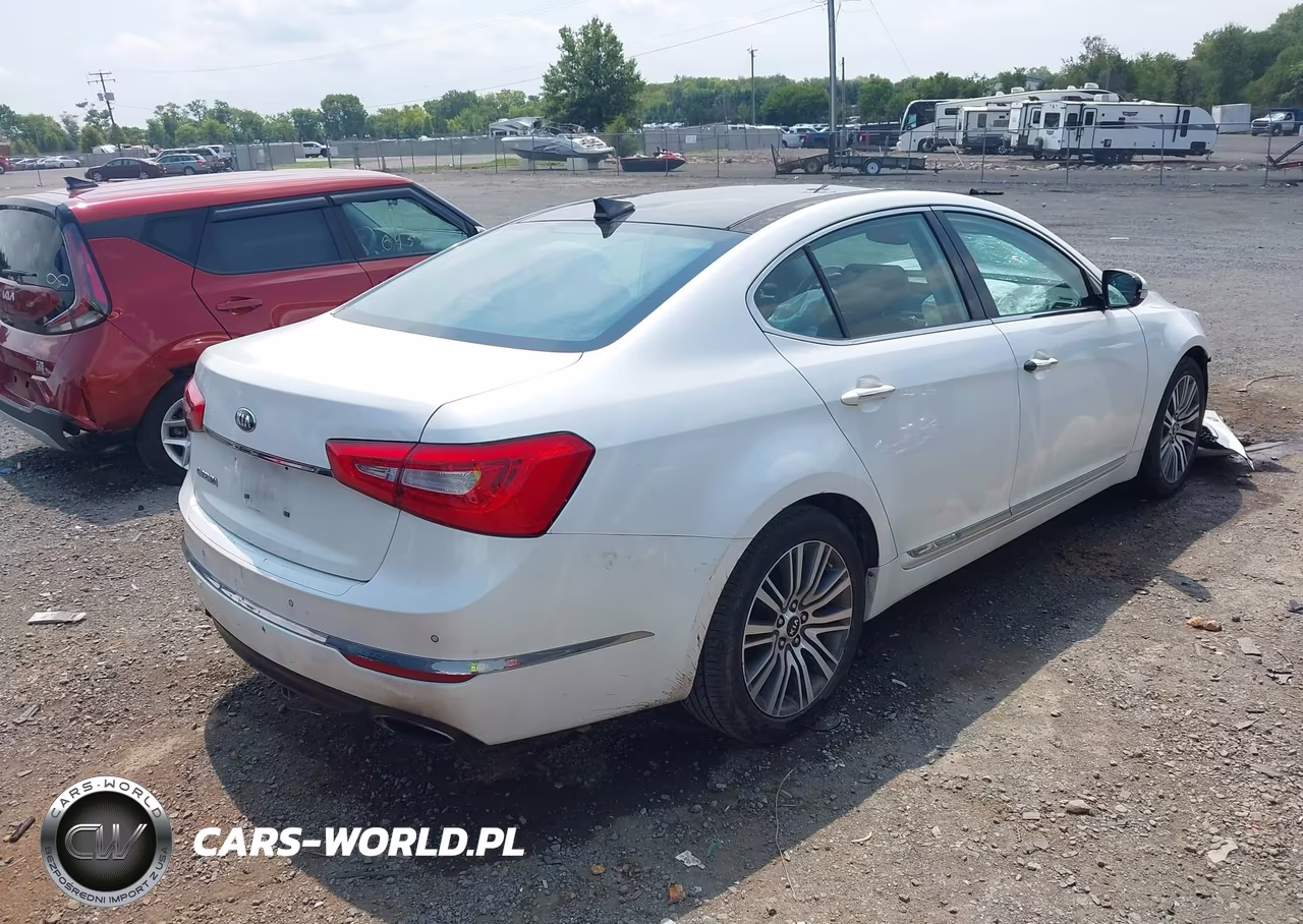2014 Kia Cadenza Premium VIN:KNALN4D73E5153220 - 4