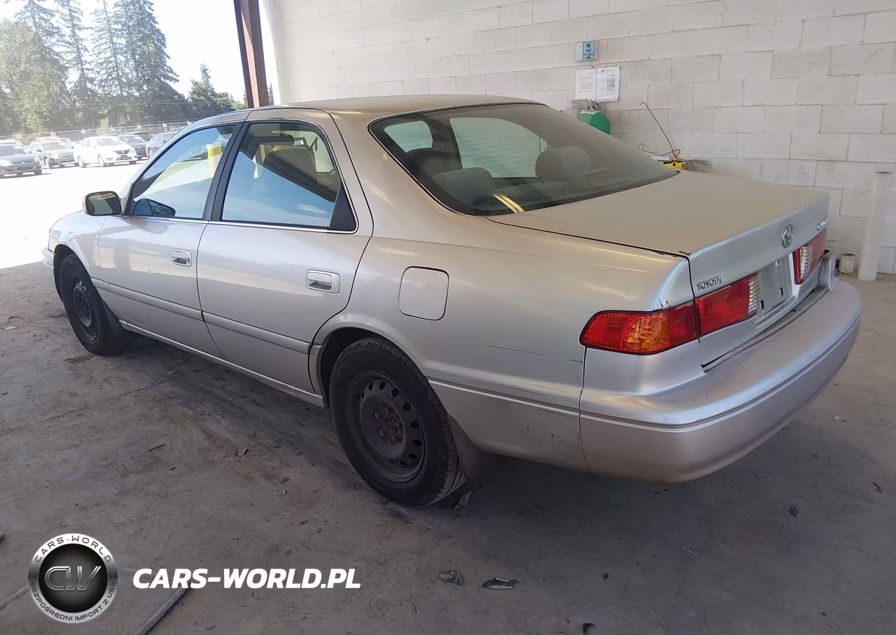 2000 Toyota Camry Le VIN:JT2BG22KXY0429715 - 3