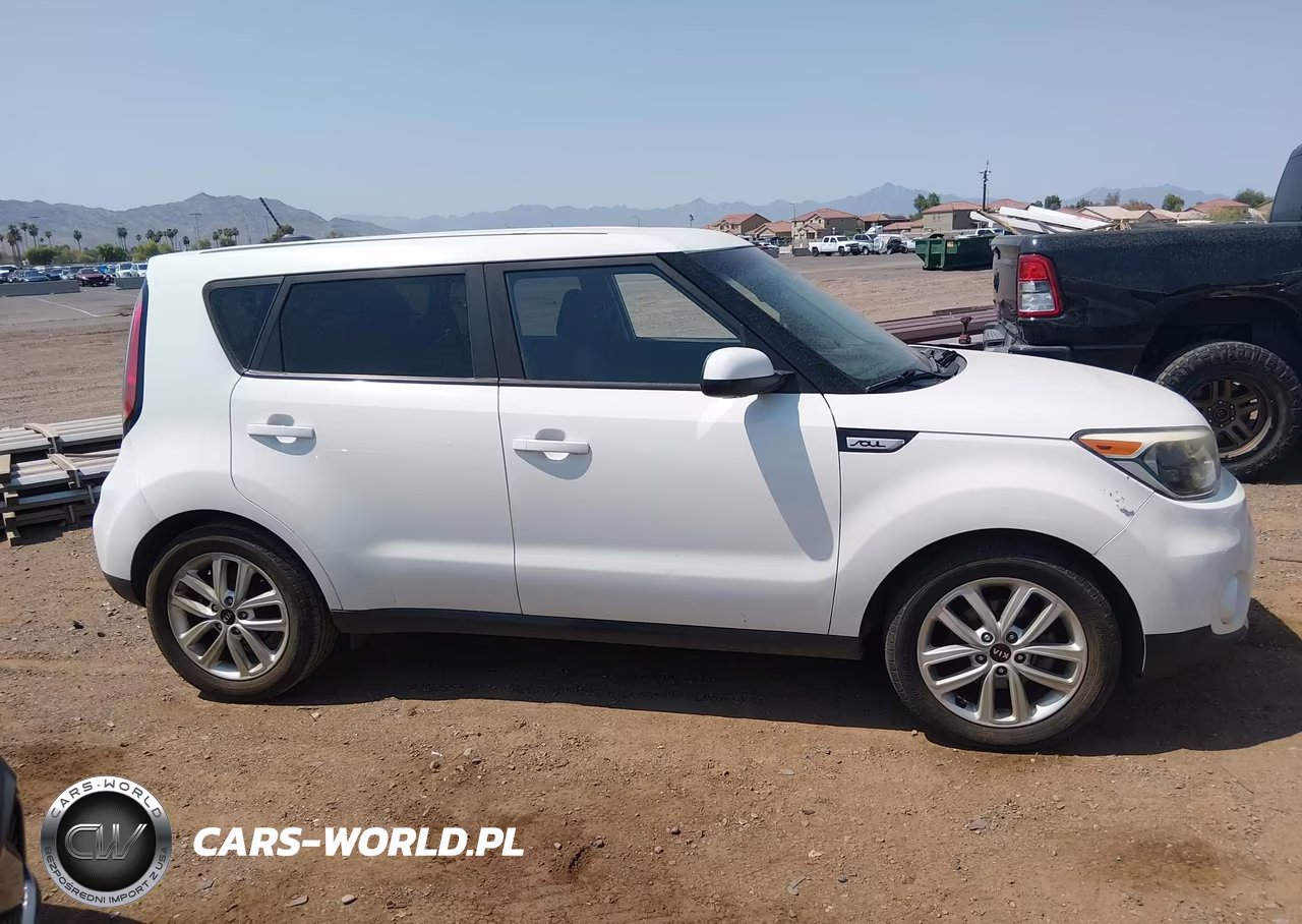 2018 Kia Soul + VIN:KNDJP3A59J7530004 - 13