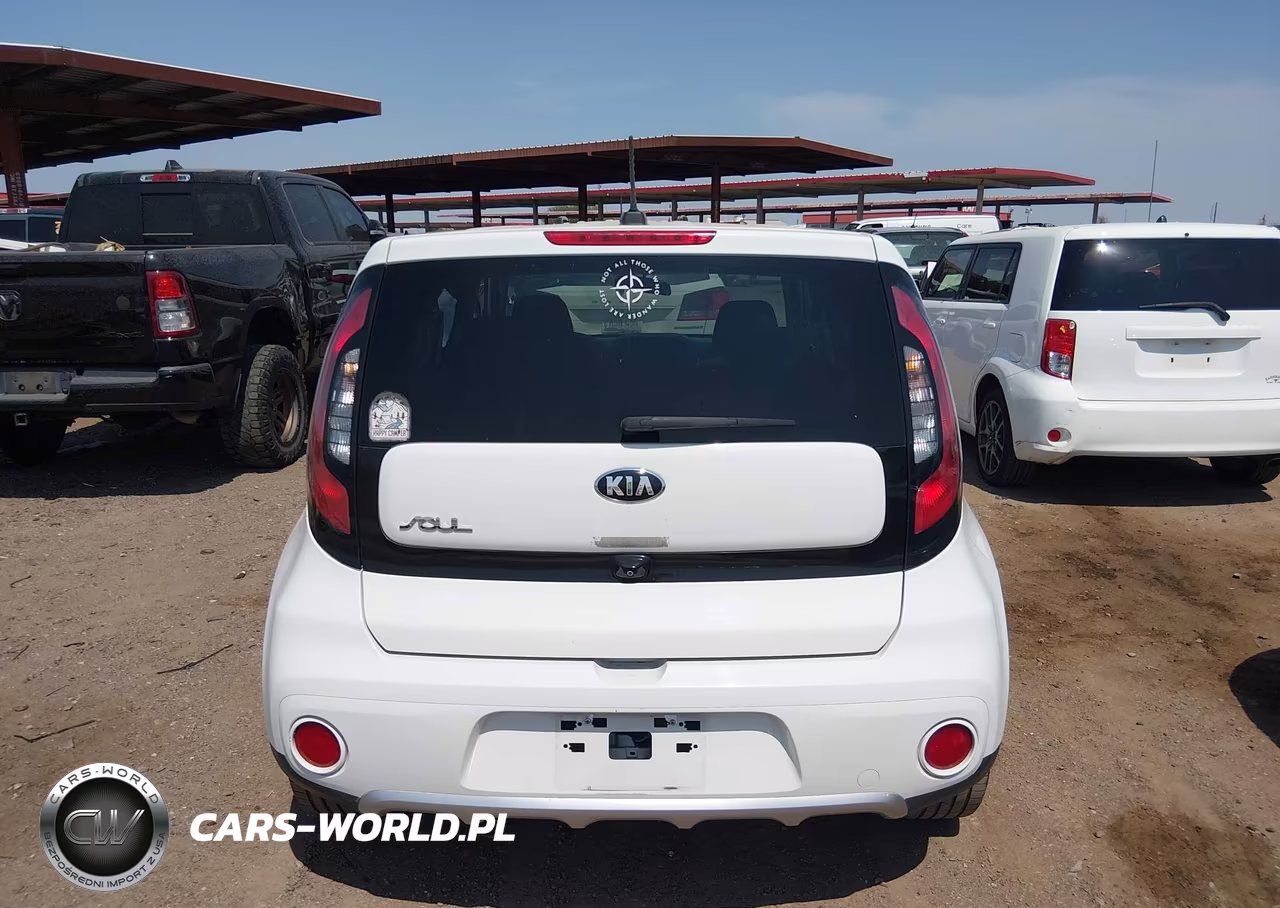 2018 Kia Soul + VIN:KNDJP3A59J7530004 - 16