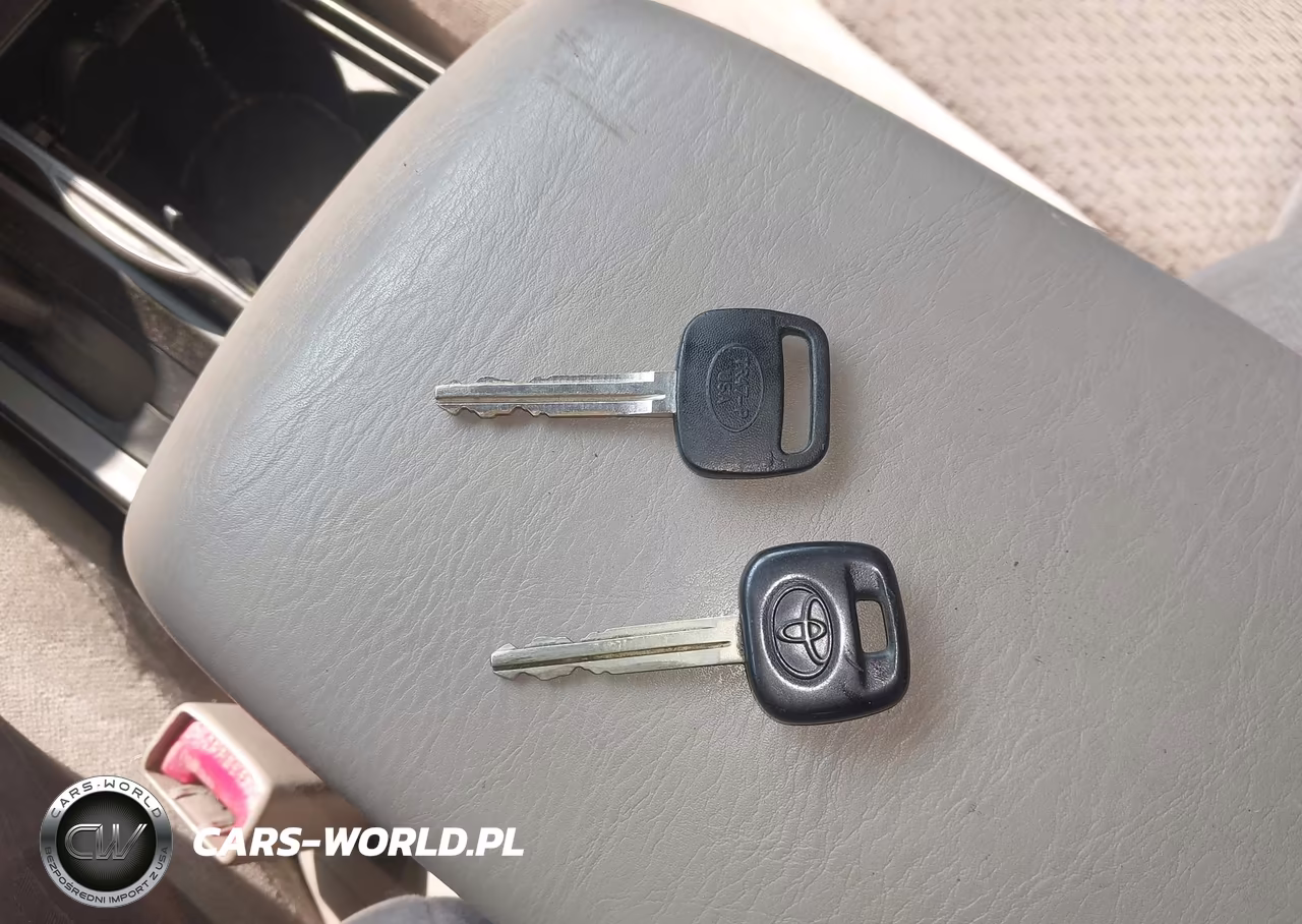 2002 Toyota Camry Le VIN:4T1BE32K52U076170 - 11