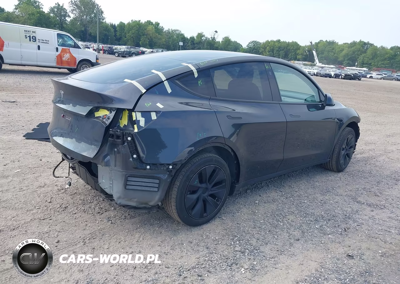 2025 Tesla Model Y Long Range Dual Motor Rear-Wheel Drive VIN:7SAYGDED1SF269455 - 4