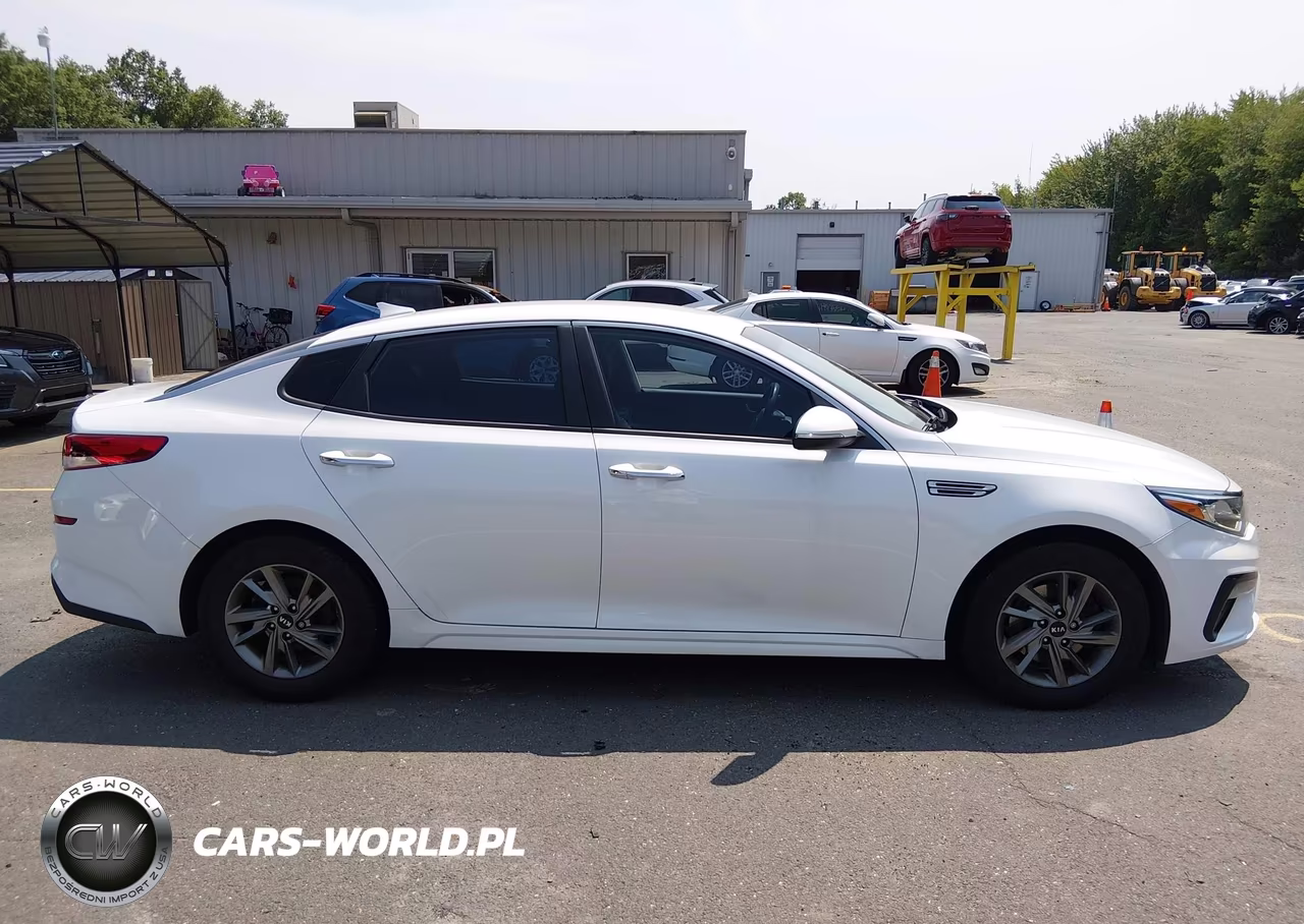 2019 Kia Optima Lx VIN:5XXGT4L37KG365196 - 13