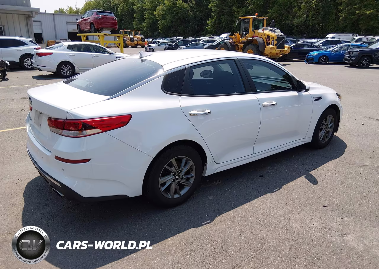 2019 Kia Optima Lx VIN:5XXGT4L37KG365196 - 4