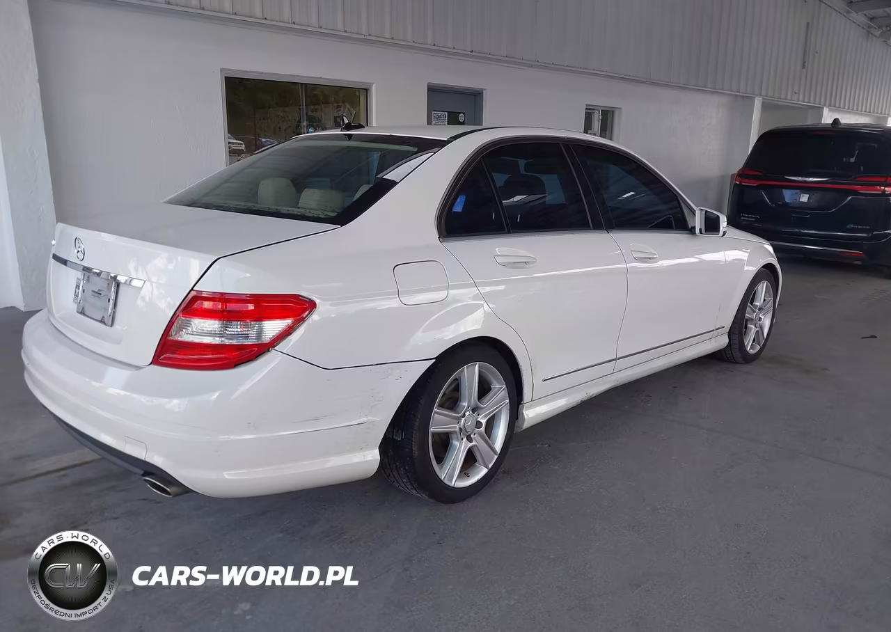 2010 Mercedes-Benz C 300 Luxury-Sport VIN:WDDGF5EBXAF397970 - 4