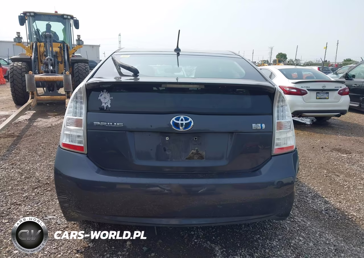 2011 Toyota Prius Two VIN:JTDKN3DU0B0280580 - 16