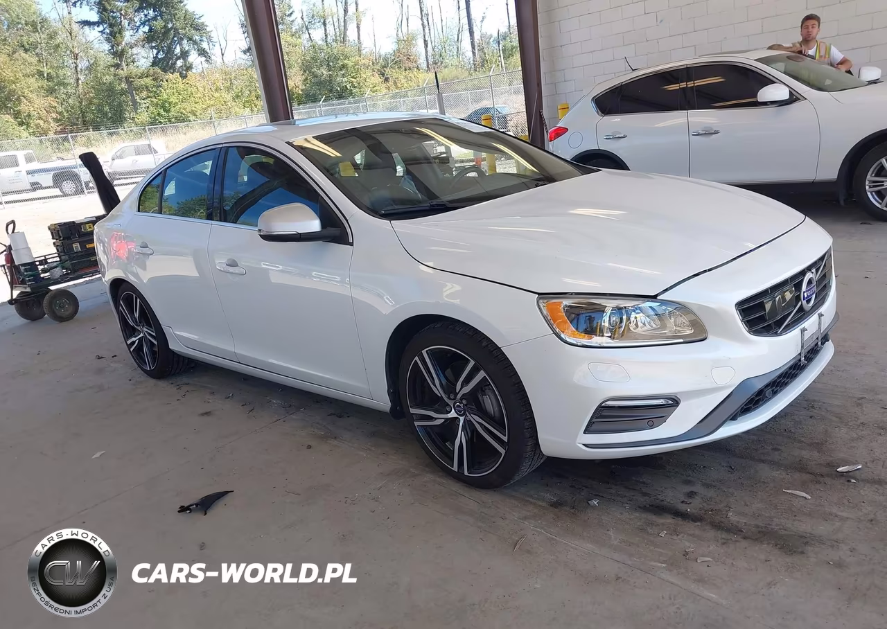 2017 Volvo S60 T6 R-Design Platinum