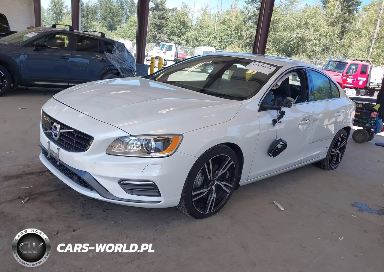 2017 Volvo S60 T6 R-Design Platinum VIN:YV149MTS2H2420378 - 2
