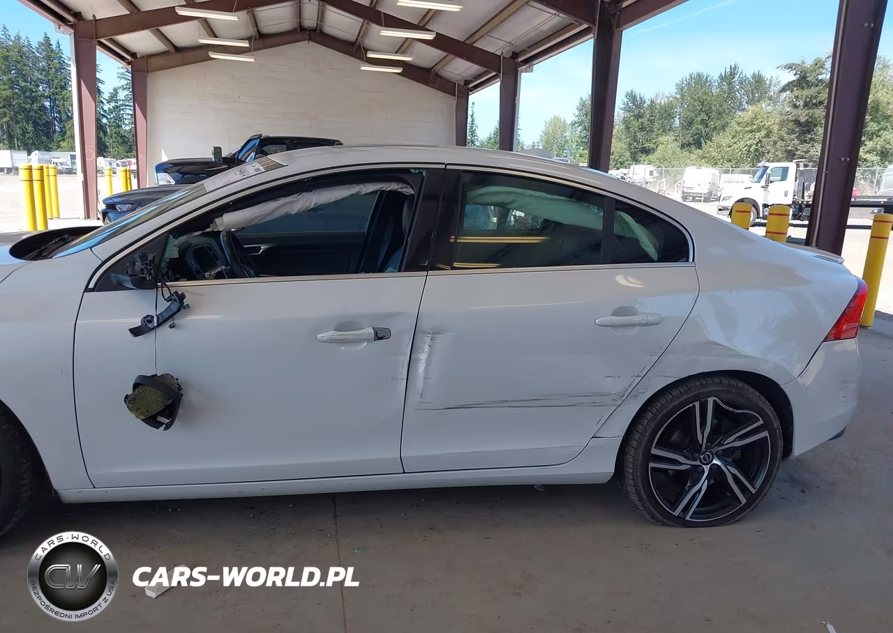 2017 Volvo S60 T6 R-Design Platinum VIN:YV149MTS2H2420378 - 6