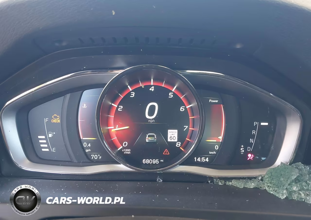 2017 Volvo S60 T6 R-Design Platinum VIN:YV149MTS2H2420378 - 7