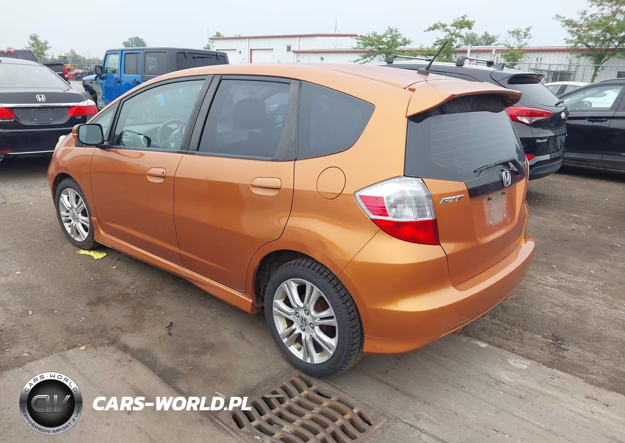 2010 Honda Fit Sport VIN:JHMGE8H42AS008949 - 3
