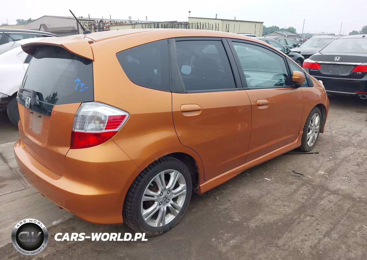 2010 Honda Fit Sport VIN:JHMGE8H42AS008949 - 4