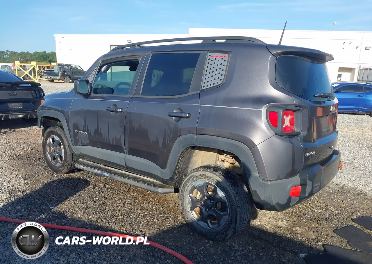 2018 Jeep Renegade Sport 4X4 VIN:ZACCJBAB5JPH61544 - 3