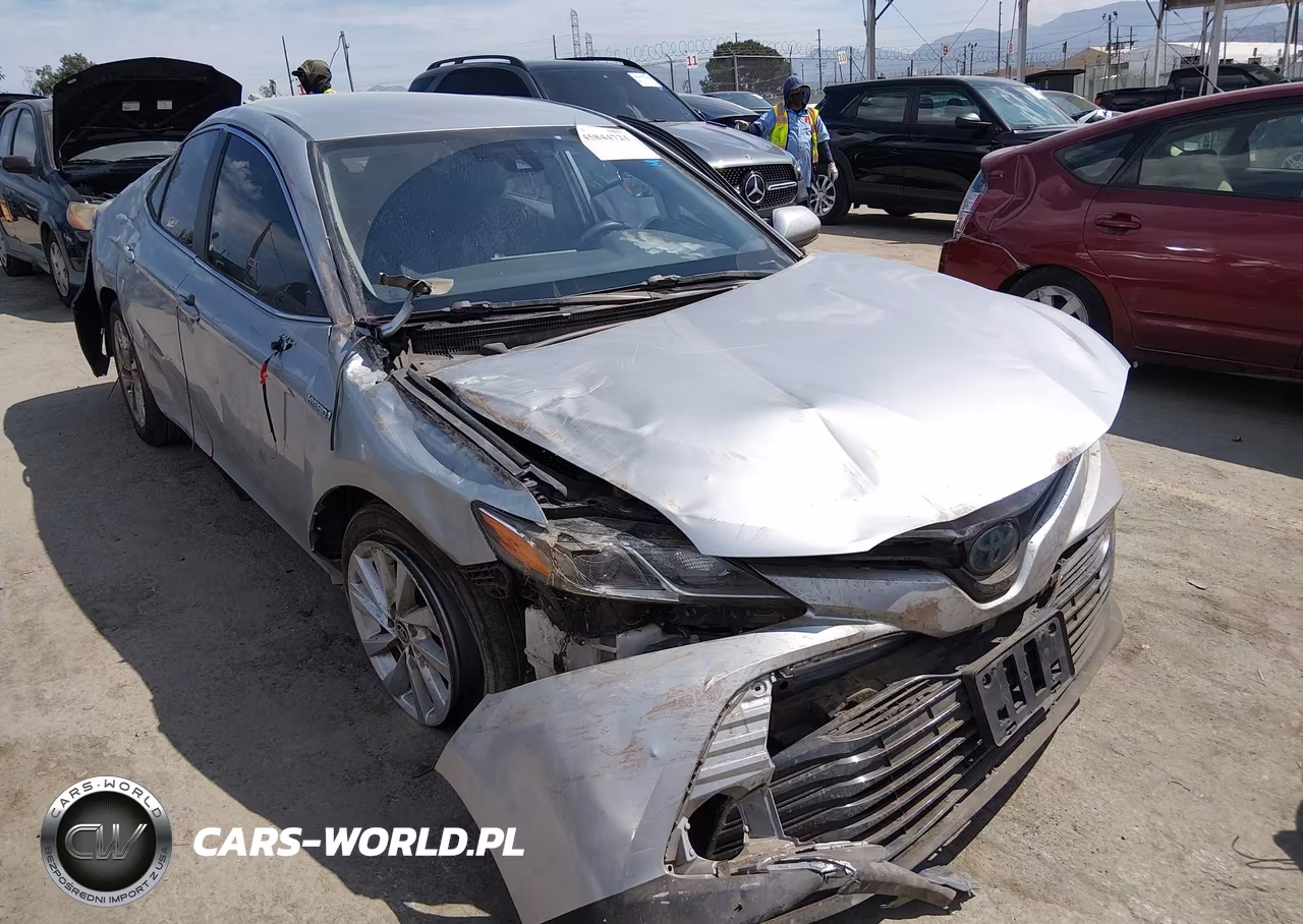 2020 Toyota Camry Le Hybrid
