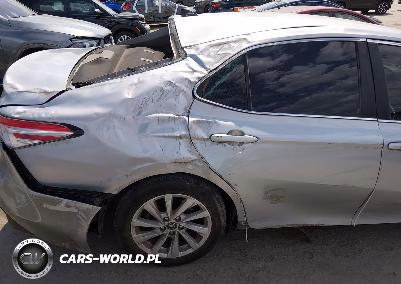 2020 Toyota Camry Le Hybrid VIN:4T1C31AK5LU526871 - 12