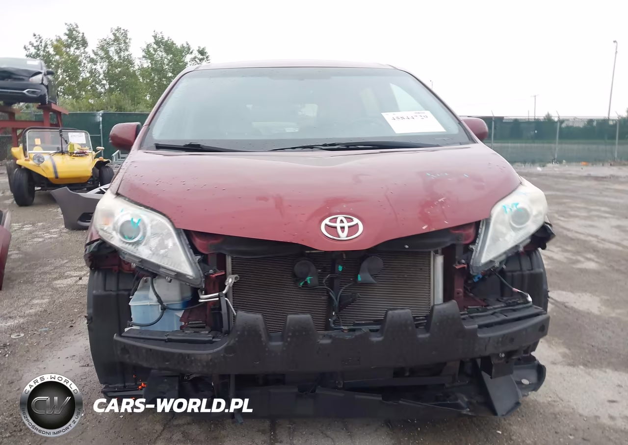 2015 Toyota Sienna Le 8 Passenger VIN:5TDKK3DC6FS553332 - 13
