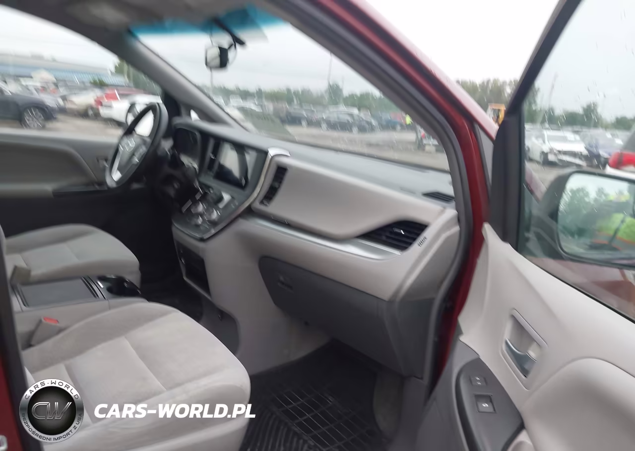 2015 Toyota Sienna Le 8 Passenger VIN:5TDKK3DC6FS553332 - 5