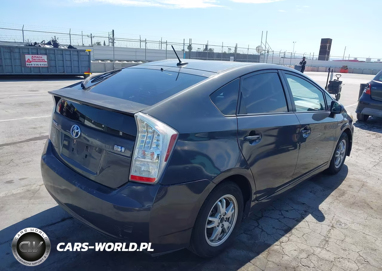 2011 Toyota Prius Three VIN:JTDKN3DU1B0264582 - 4