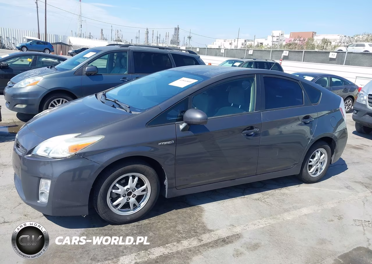 2011 Toyota Prius Three VIN:JTDKN3DU1B0264582 - 6