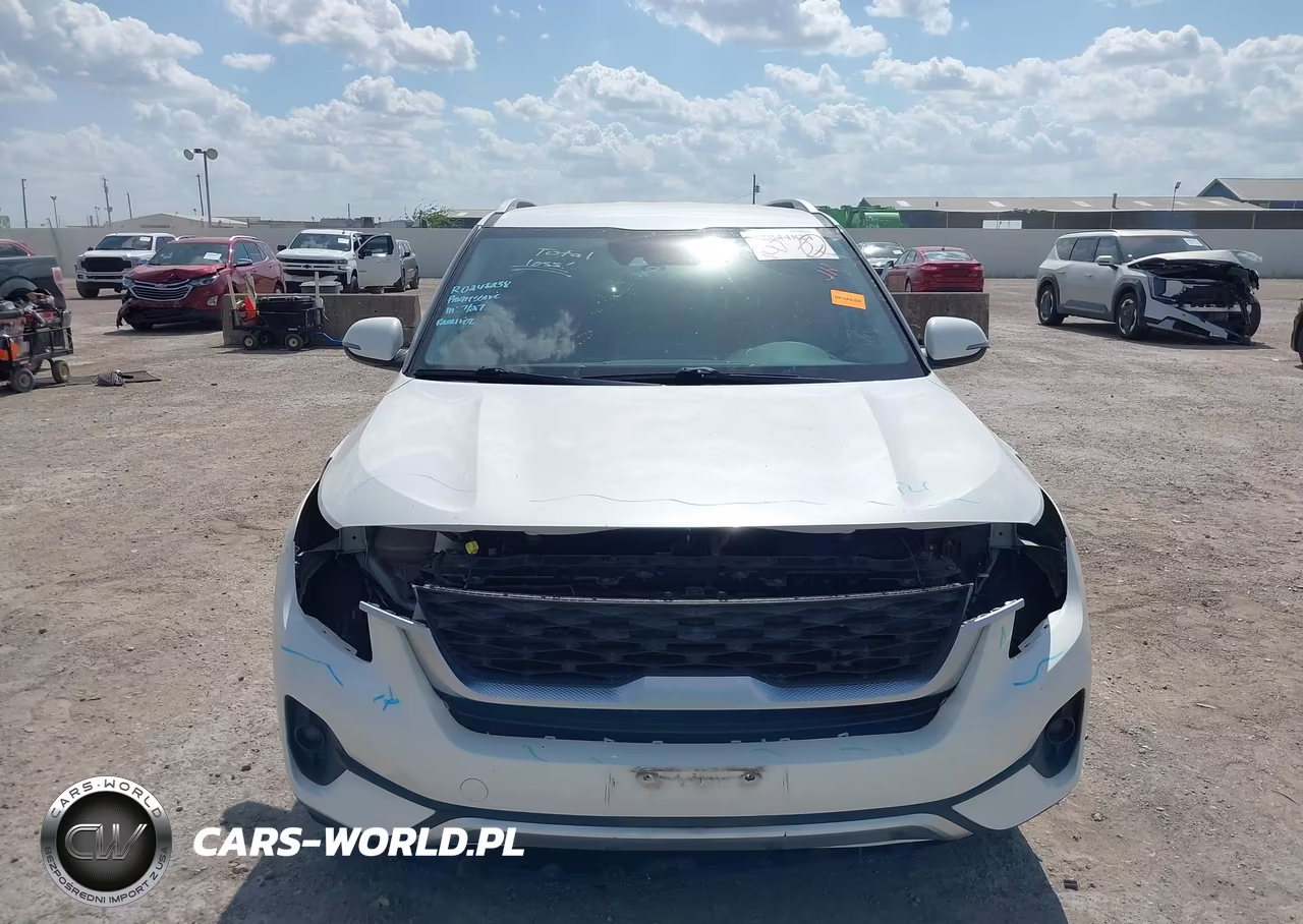 2021 Kia Seltos S VIN:KNDEUCA27M7132844 - 13