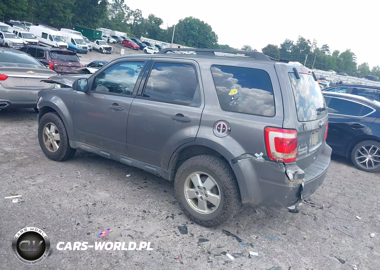 2011 Ford Escape Xls VIN:1FMCU0C77BKB54668 - 3