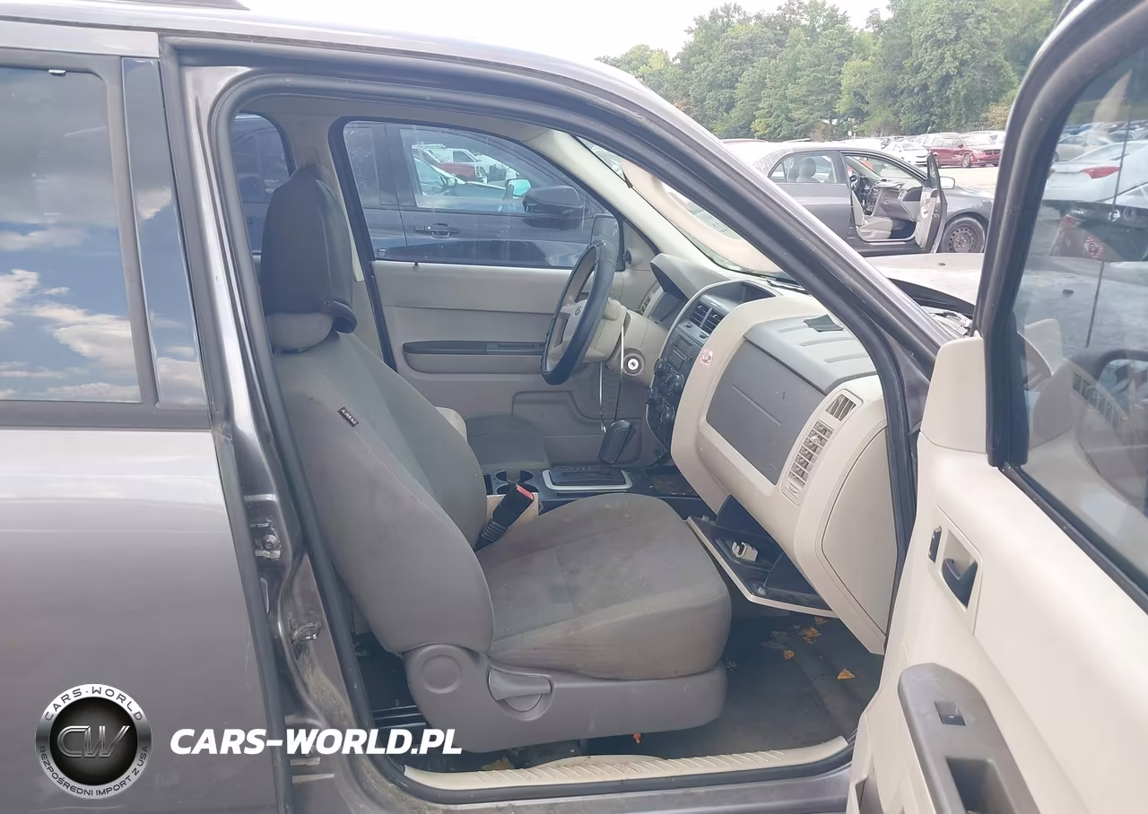 2011 Ford Escape Xls VIN:1FMCU0C77BKB54668 - 5