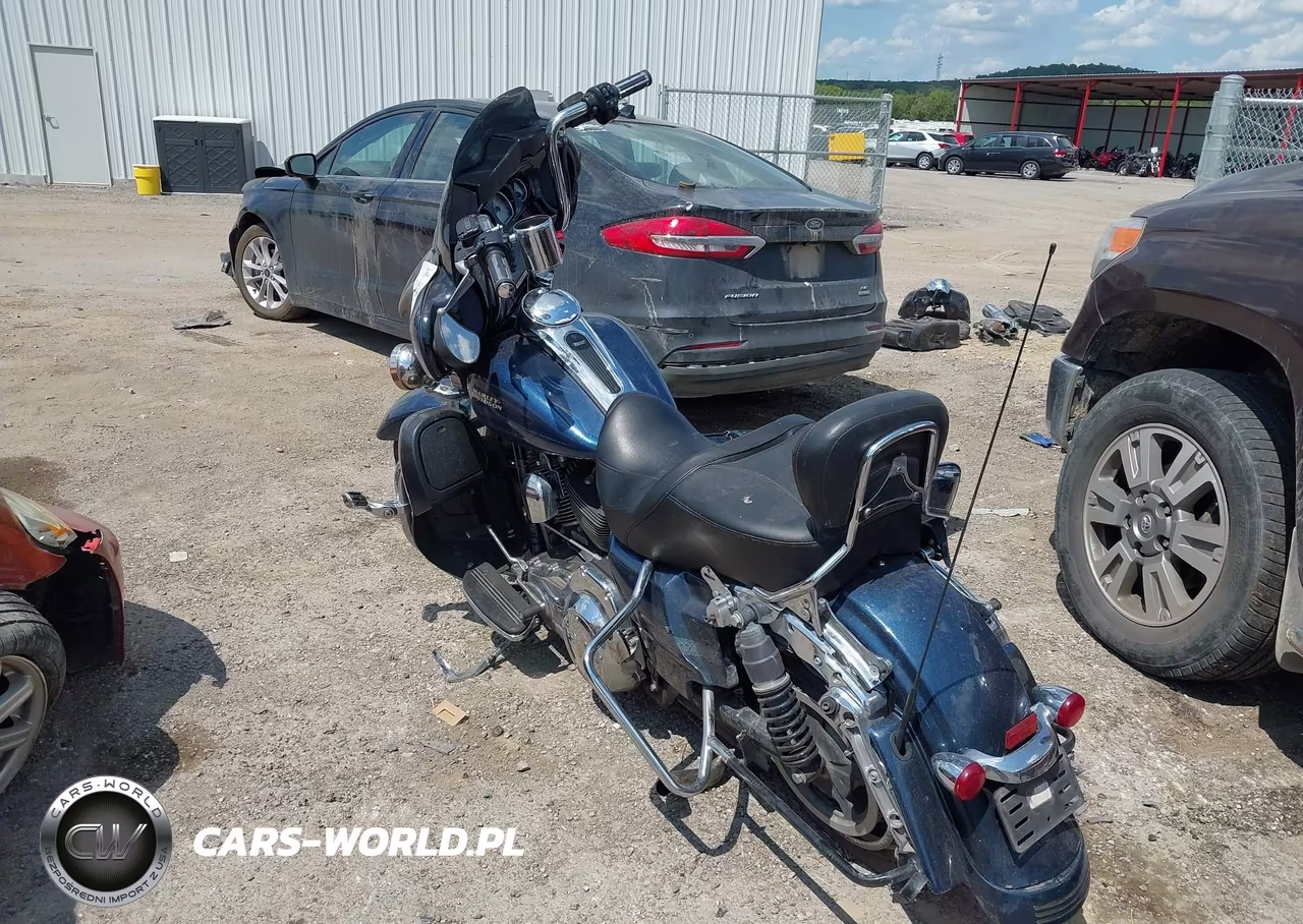 2016 Harley-Davidson Flhxs Street Glide Special VIN:1HD1KRM19GB687188 - 3