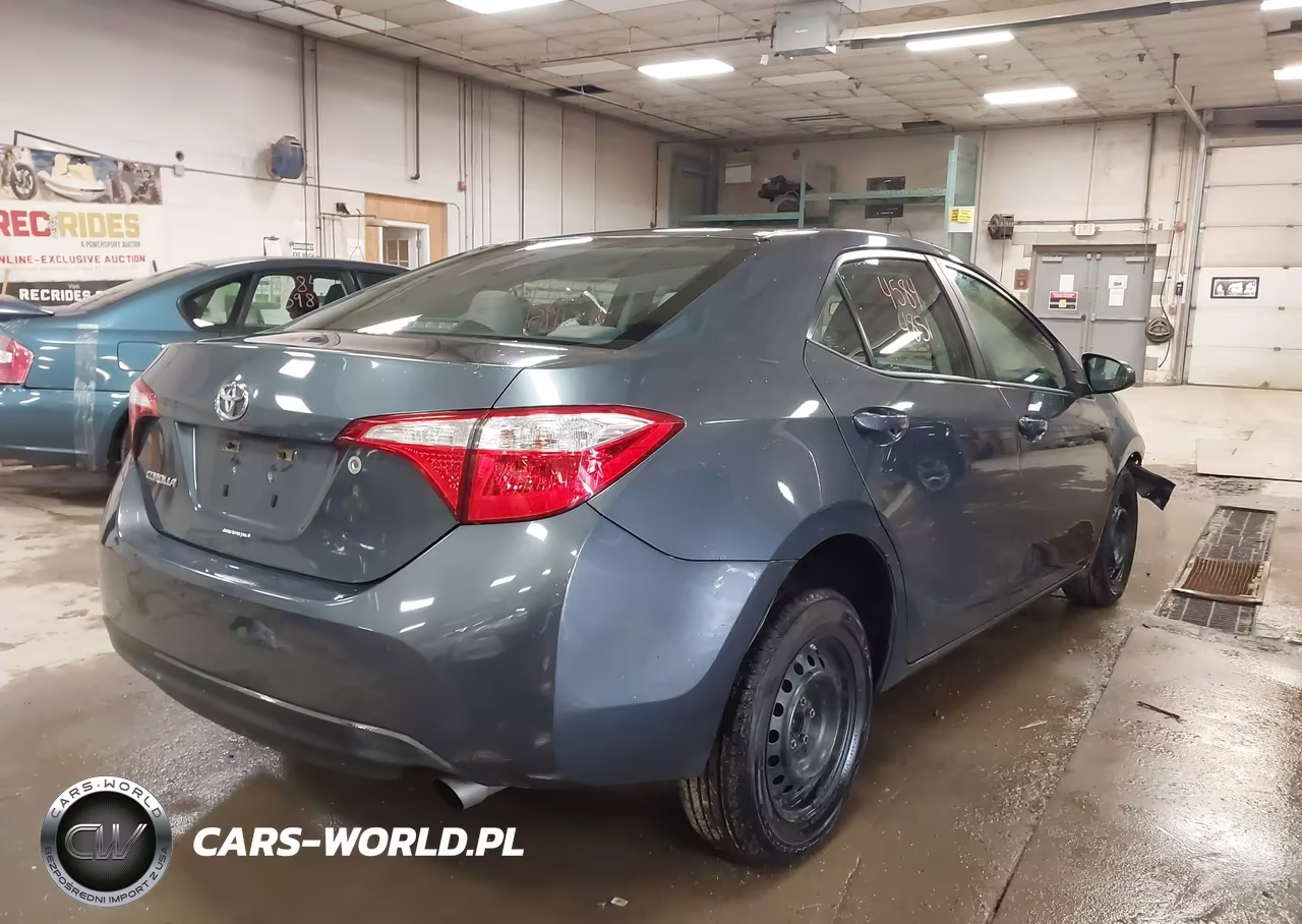 2015 Toyota Corolla L VIN:5YFBURHE4FP205868 - 4
