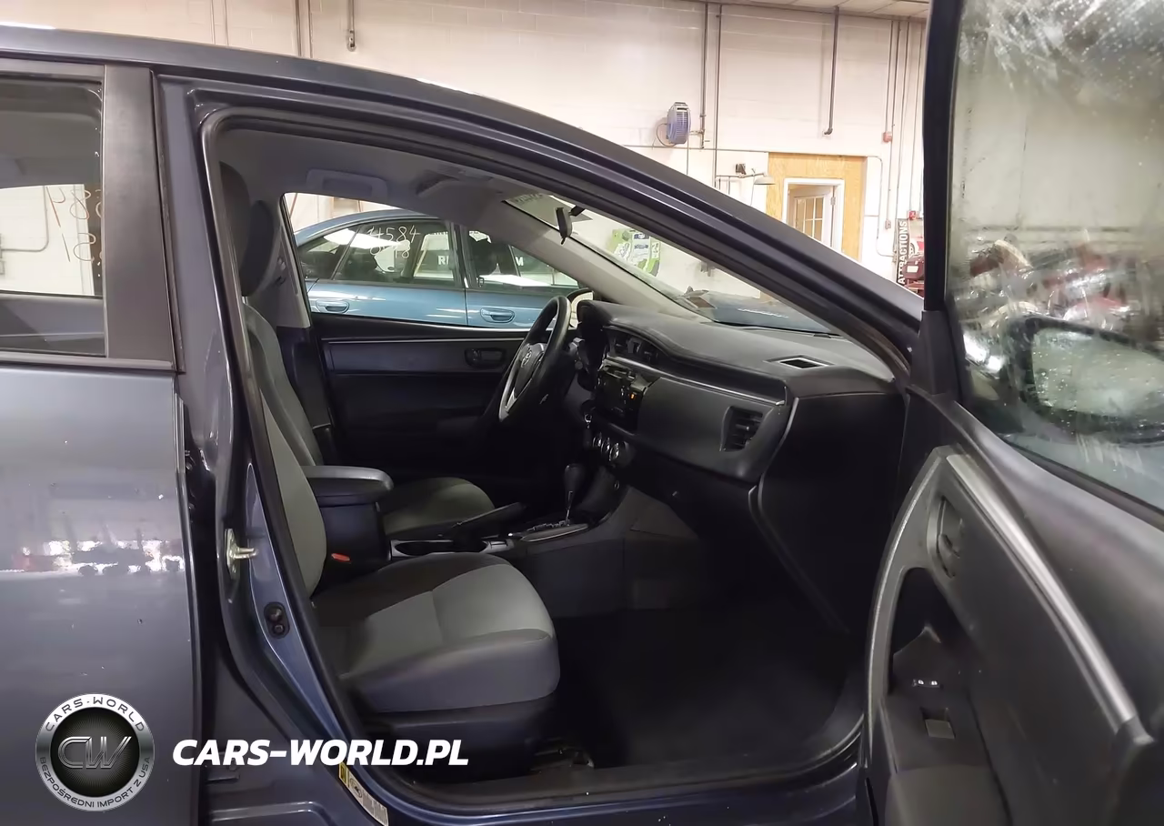 2015 Toyota Corolla L VIN:5YFBURHE4FP205868 - 5