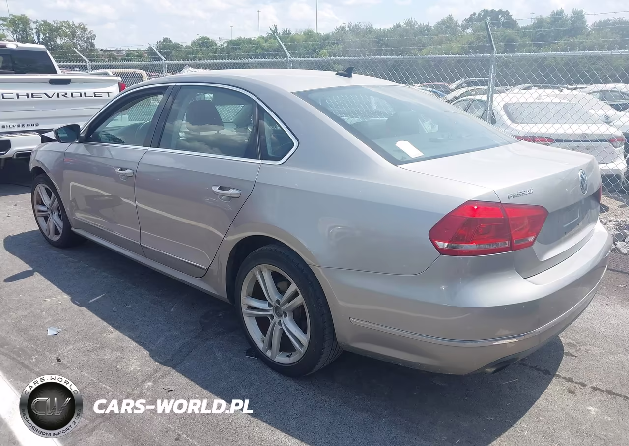 2013 Volkswagen Passat 3.6L V6 Sel Premium VIN:1VWCM7A35DC056746 - 3