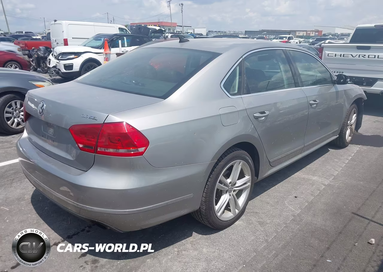 2013 Volkswagen Passat 3.6L V6 Sel Premium VIN:1VWCM7A35DC056746 - 4