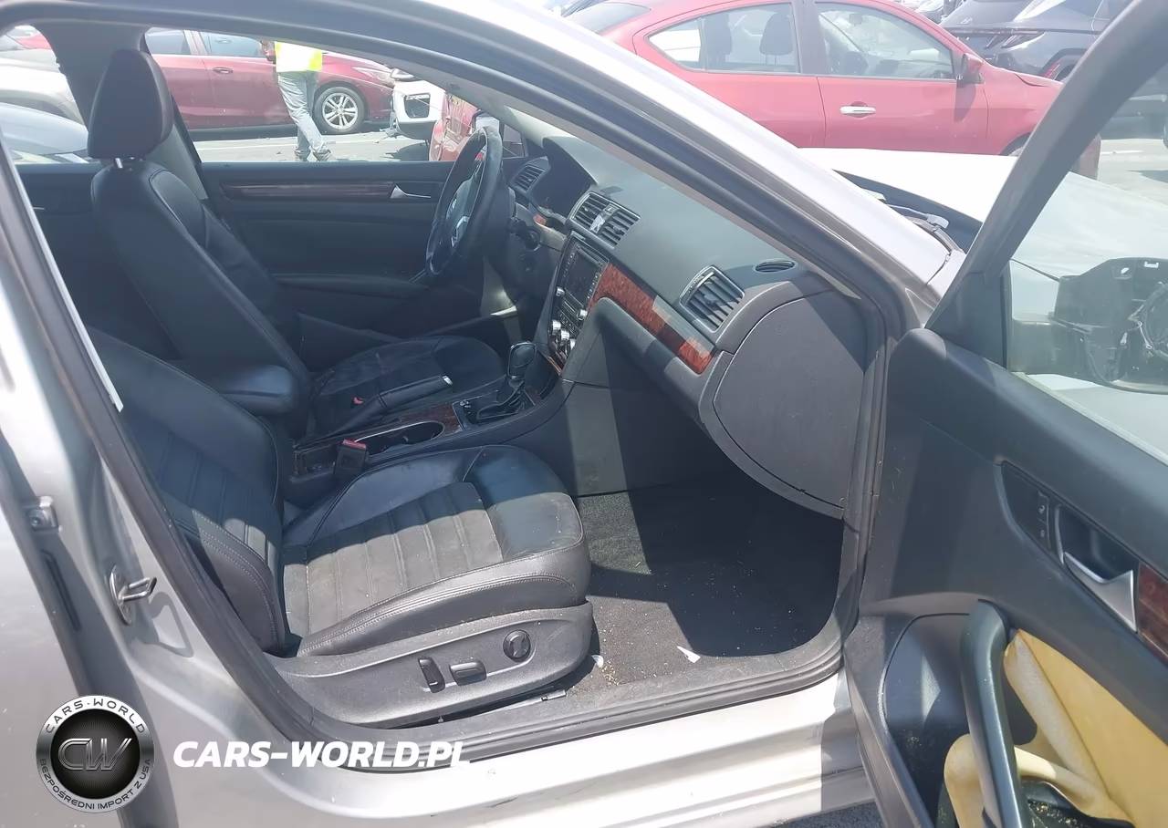 2013 Volkswagen Passat 3.6L V6 Sel Premium VIN:1VWCM7A35DC056746 - 5
