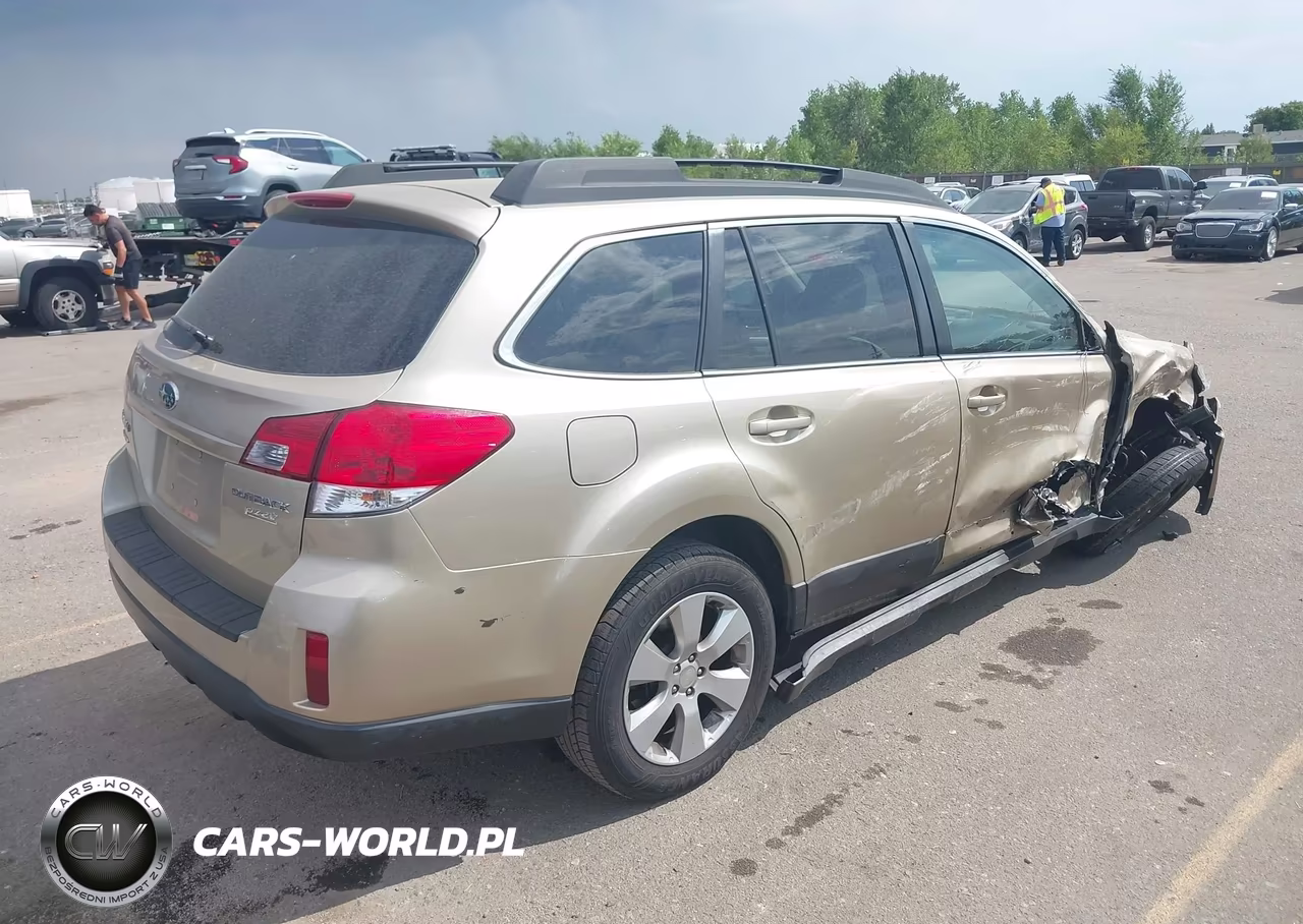 2010 Subaru Outback 2.5I Premium VIN:4S4BRBCC7A3369482 - 4