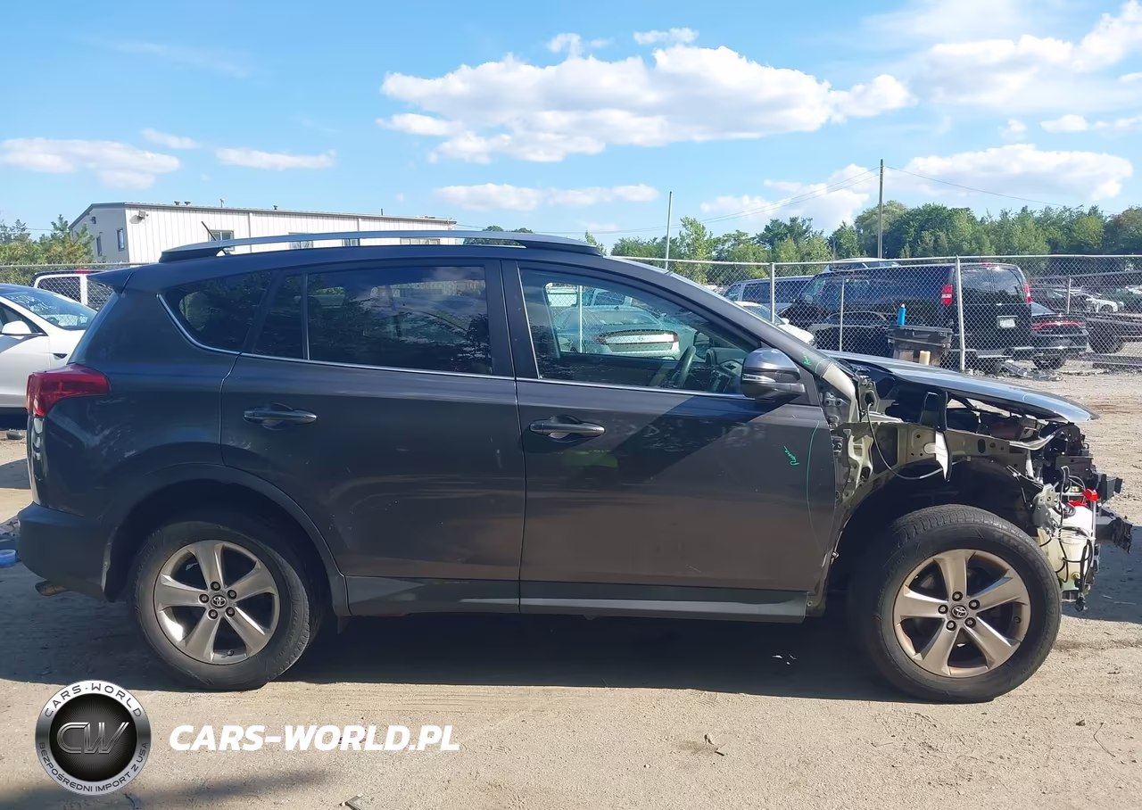 2015 Toyota Rav4 Xle VIN:2T3RFREV2FW353570 - 14