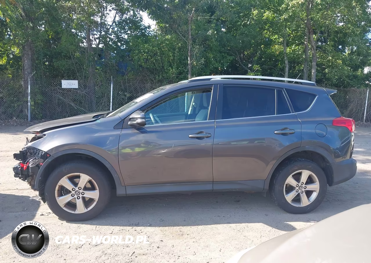 2015 Toyota Rav4 Xle VIN:2T3RFREV2FW353570 - 15