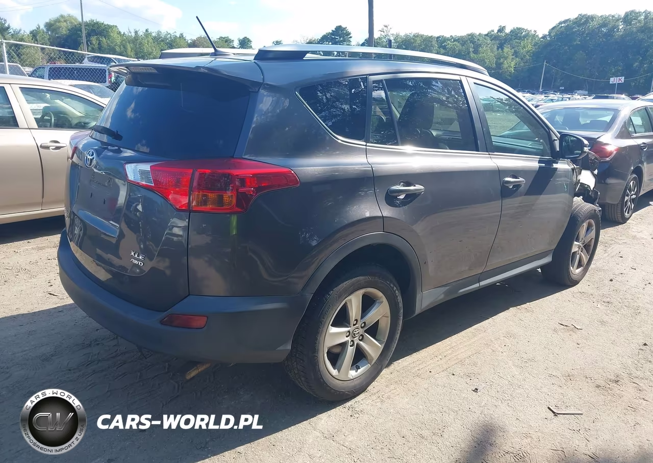 2015 Toyota Rav4 Xle VIN:2T3RFREV2FW353570 - 4