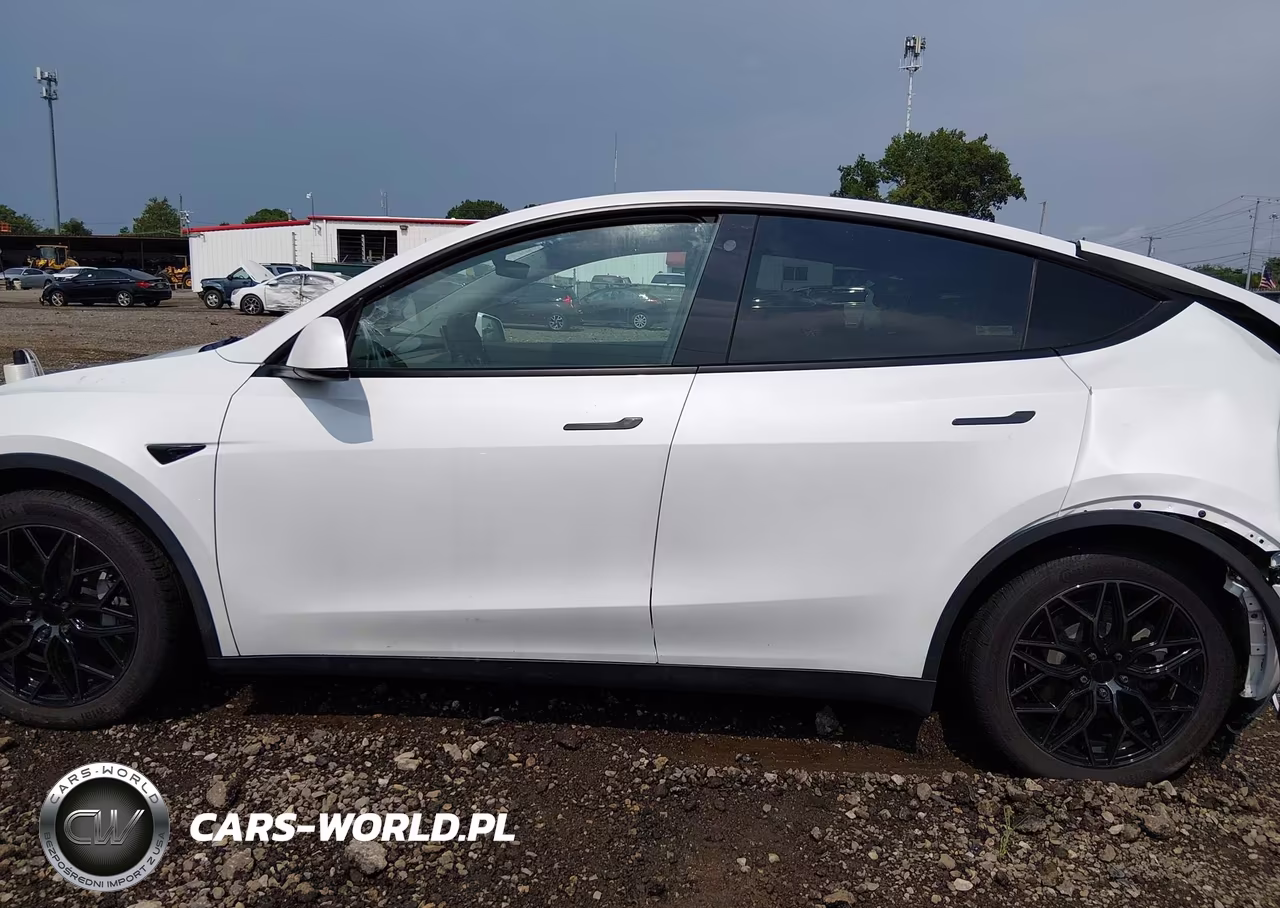 2022 Tesla Model Y Long Range Dual Motor All-Wheel Drive VIN:7SAYGDEE1NF332650 - 15
